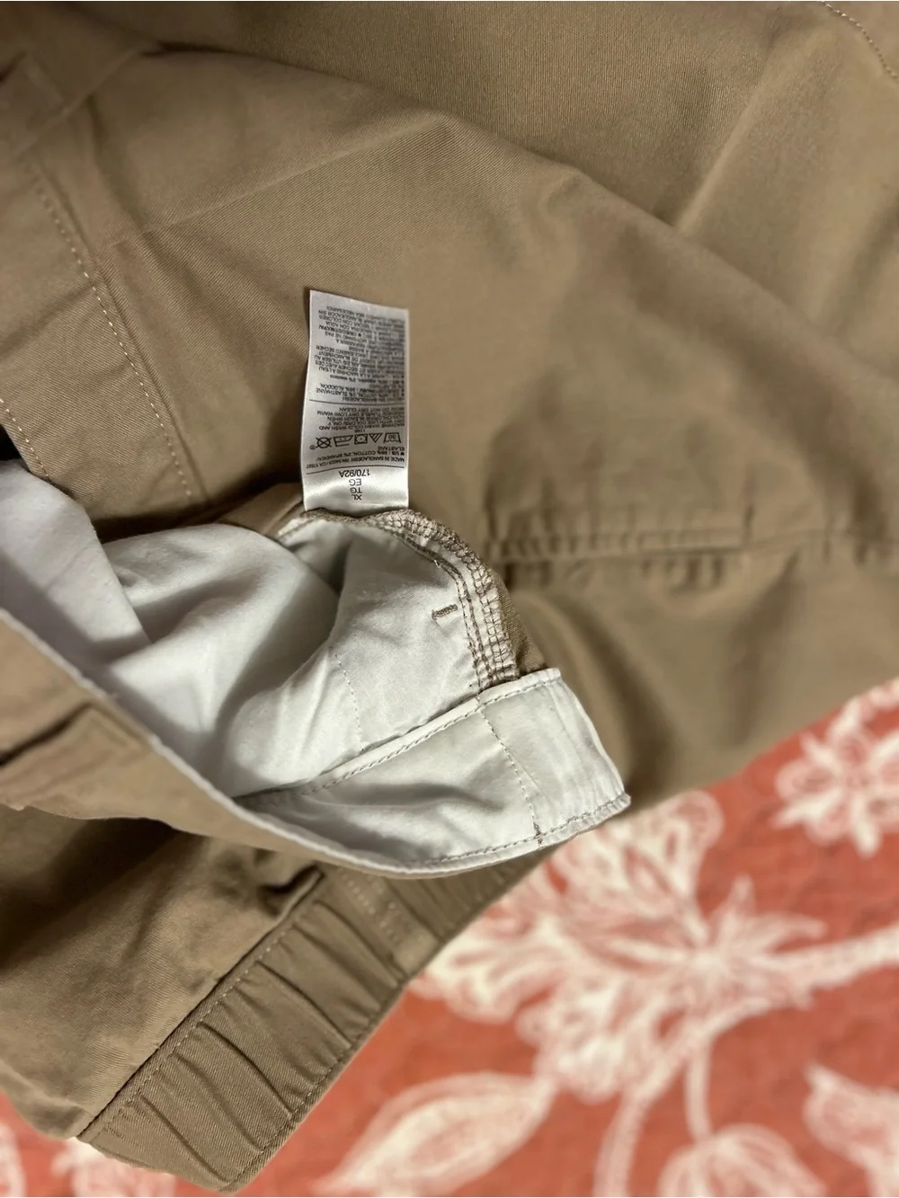 Old Navy Women’s Khaki Flat-Front Shorts